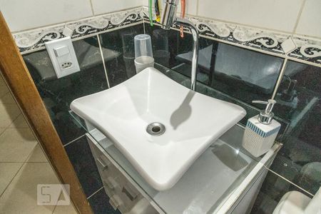 Apartamento à venda com 54m², 2 quartos e 1 vaga Apartamento à venda com 54m², 2 quartos e 1 vagaBanheiro