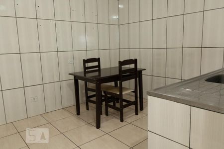 Sala/Cozinha de kitnet/studio para alugar com 1 quarto, 70m² em Parque Alexandre, Cotia