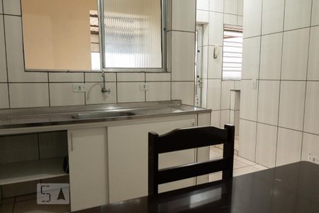 Sala/Cozinha de kitnet/studio para alugar com 1 quarto, 70m² em Parque Alexandre, Cotia