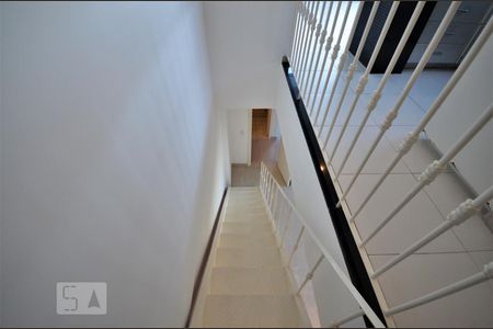 Apartamento à venda com 100m², 1 quarto e 1 vagaEscada