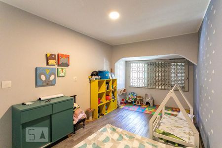 Casa à venda com 390m², 4 quartos e 4 vagasQuarto 2 - Suíte