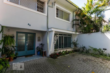 Casa à venda com 390m², 4 quartos e 4 vagasFachada