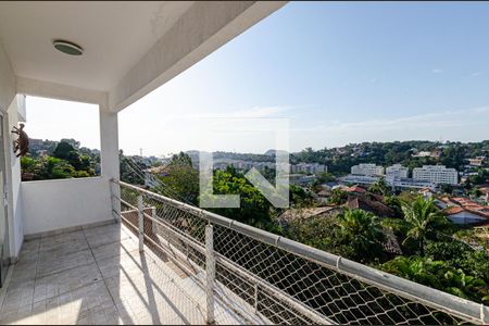 Suite de casa de condomínio à venda com 3 quartos, 300m² em Badu, Niterói