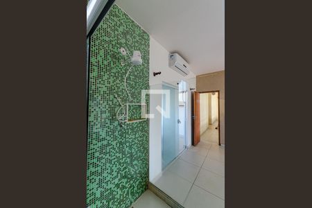 Casa de condomínio à venda com 300m², 3 quartos e 2 vagasBanheiro da Suíte