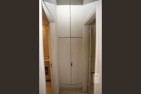 Apartamento à venda com 70m², 2 quartos e sem vagaArmário