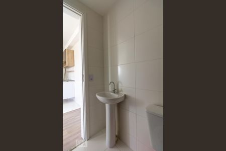 Banheiro de apartamento para alugar com 2 quartos, 39m² em Presidente Altino, Osasco