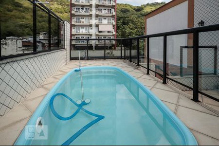 Casa à venda com 200m², 3 quartos e 2 vagasPiscina
