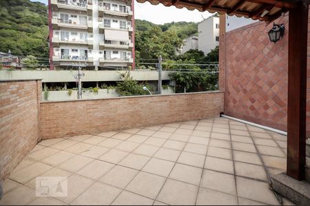 Casa à venda com 200m², 3 quartos e 2 vagasQuintal