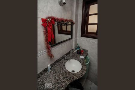 Casa à venda com 200m², 3 quartos e 2 vagasBanheiro da Edícula