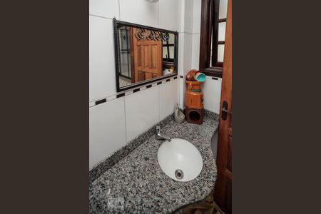 Casa à venda com 200m², 3 quartos e 2 vagasBanheiro da piscina