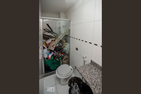 Casa à venda com 200m², 3 quartos e 2 vagasBanheiro da piscina