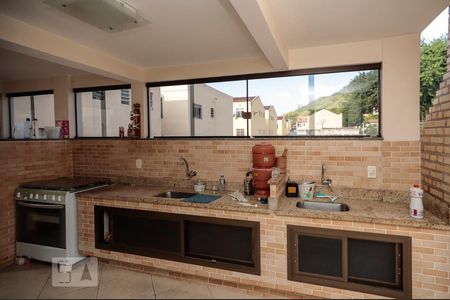 Casa à venda com 200m², 3 quartos e 2 vagasChurrasqueira