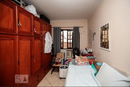 Casa à venda com 200m², 3 quartos e 2 vagasSuíte 2