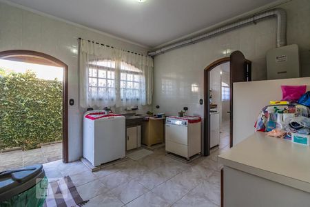 Casa à venda com 455m², 4 quartos e 9 vagas Casa à venda com 455m², 4 quartos e 9 vagasÁrea de Serviço
