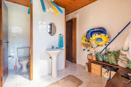 Casa à venda com 455m², 4 quartos e 9 vagas Casa à venda com 455m², 4 quartos e 9 vagasBanheiro Área comum - Piscina