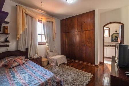 Casa à venda com 455m², 4 quartos e 9 vagas Casa à venda com 455m², 4 quartos e 9 vagasSuíte 3