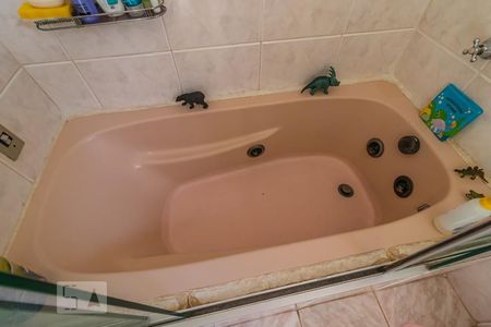 Casa à venda com 455m², 4 quartos e 9 vagas Casa à venda com 455m², 4 quartos e 9 vagasDetalhe do Banheiro da Suíte 3