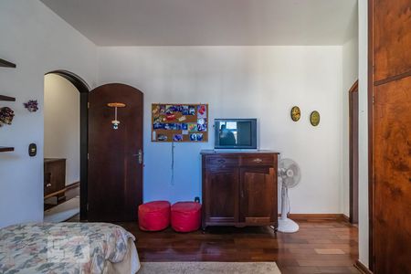 Casa à venda com 455m², 4 quartos e 9 vagas Casa à venda com 455m², 4 quartos e 9 vagasSuíte 2