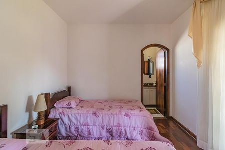 Casa à venda com 455m², 4 quartos e 9 vagas Casa à venda com 455m², 4 quartos e 9 vagasSuíte 4