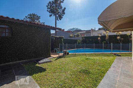 Casa à venda com 455m², 4 quartos e 9 vagas Casa à venda com 455m², 4 quartos e 9 vagasQuintal