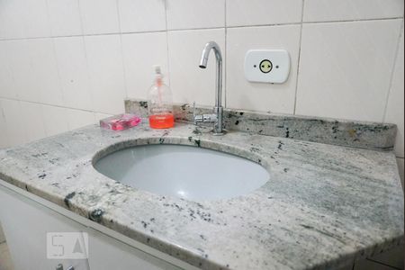 Casa à venda com 100m², 4 quartos e 3 vagasCasa 2 - Banheiro