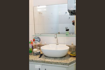 Casa à venda com 100m², 4 quartos e 3 vagasCasa 1 - Banheiro