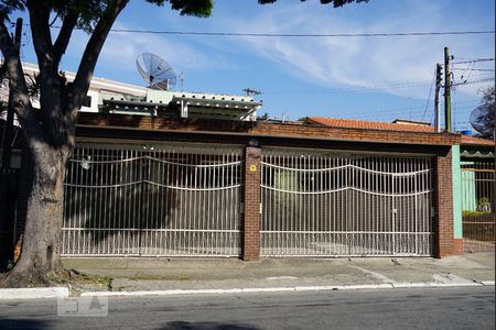 Casa à venda com 100m², 4 quartos e 3 vagasFachada
