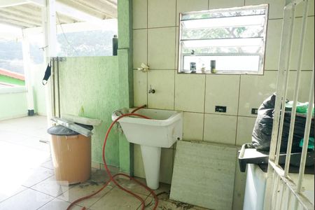 Casa à venda com 100m², 4 quartos e 3 vagasCasa 1 - Lavanderia