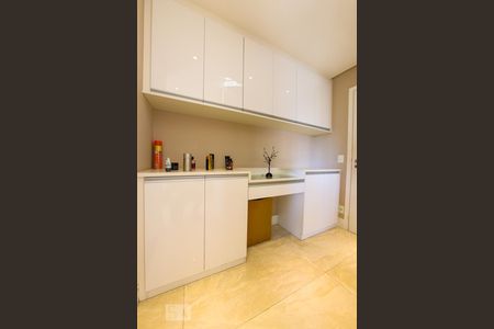 Apartamento à venda com 95m², 3 quartos e 2 vagasDetalhe da Suite