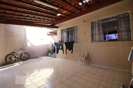 Casa à venda com 150m², 3 quartos e 2 vagasExterno