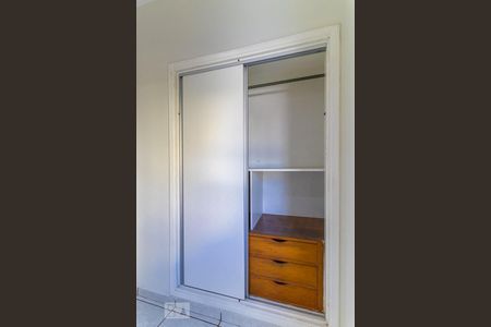 Quarto 1 - Armários de apartamento à venda com 2 quartos, 60m² em Centro, Campinas