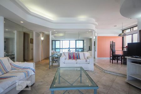 Sala de apartamento para alugar com 2 quartos, 90m² em Barra da Tijuca, Rio de Janeiro