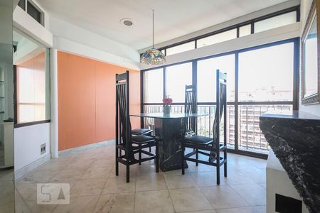 Sala de apartamento para alugar com 2 quartos, 90m² em Barra da Tijuca, Rio de Janeiro