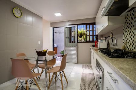 Casa à venda com 264m², 4 quartos e 1 vagaCozinha