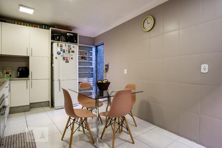 Casa à venda com 264m², 4 quartos e 1 vagaCozinha