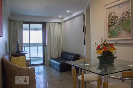 Sala de apartamento para alugar com 1 quarto, 45m² em Barra da Tijuca, Rio de Janeiro