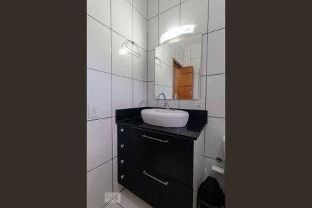 Casa à venda com 200m², 3 quartos e 3 vagasBanheiro do quarto 1