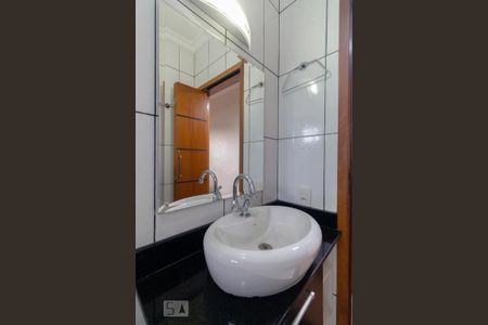 Casa à venda com 200m², 3 quartos e 3 vagasBanheiro do quarto 3