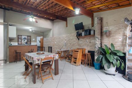 Casa à venda com 200m², 3 quartos e 3 vagasÁrea de churrasqueira