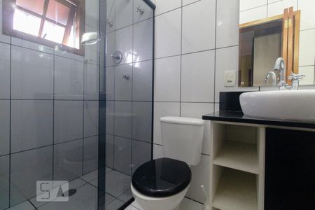 Casa à venda com 200m², 3 quartos e 3 vagasBanheiro do quarto 2