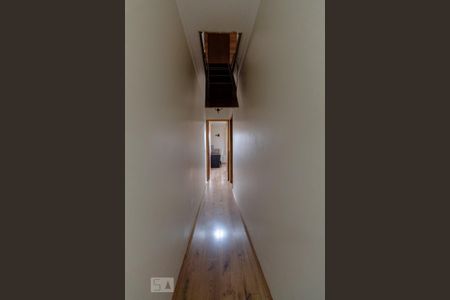 Casa à venda com 200m², 3 quartos e 3 vagasCorredor