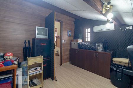 Casa à venda com 200m², 3 quartos e 3 vagasSótão