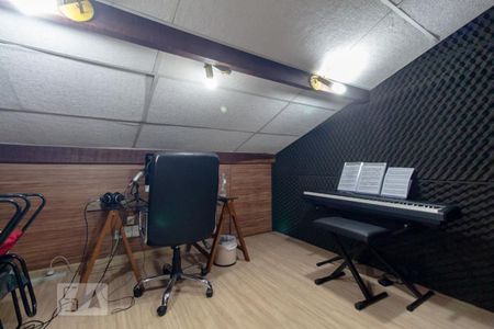 Casa à venda com 200m², 3 quartos e 3 vagasSótão