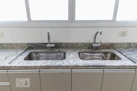 Apartamento para alugar com 175m², 4 quartos e 2 vagas Apartamento para alugar com 175m², 4 quartos e 2 vagasCozinha