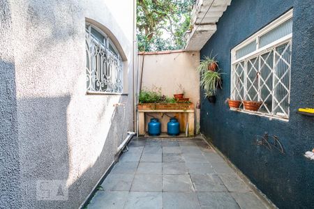 Casa à venda com 270m², 3 quartos e 8 vagas Casa à venda com 270m², 3 quartos e 8 vagasQuintal