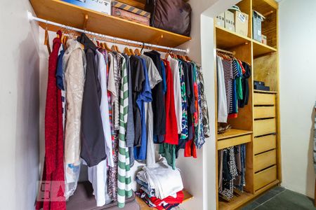 Casa à venda com 270m², 3 quartos e 8 vagas Casa à venda com 270m², 3 quartos e 8 vagasCloset Quarto 3