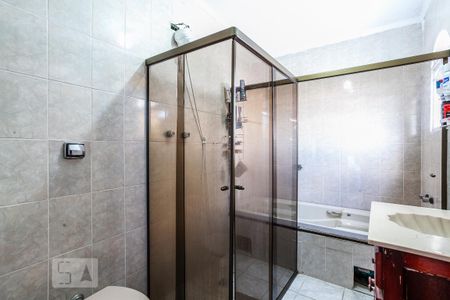Casa à venda com 270m², 3 quartos e 8 vagas Casa à venda com 270m², 3 quartos e 8 vagasBanheiro da Suíte