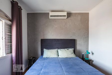 Casa à venda com 270m², 3 quartos e 8 vagas Casa à venda com 270m², 3 quartos e 8 vagasSuíte