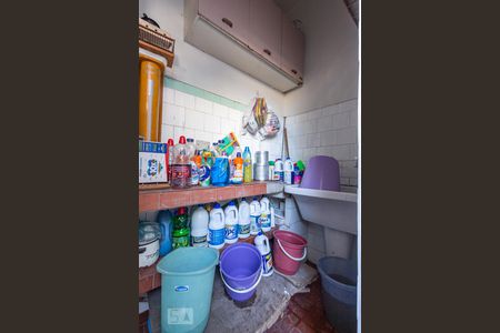 Casa à venda com 164m², 3 quartos e 2 vagasLavanderia