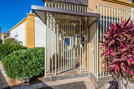 Apartamento para alugar com 52m², 3 quartos e 1 vagaFachada